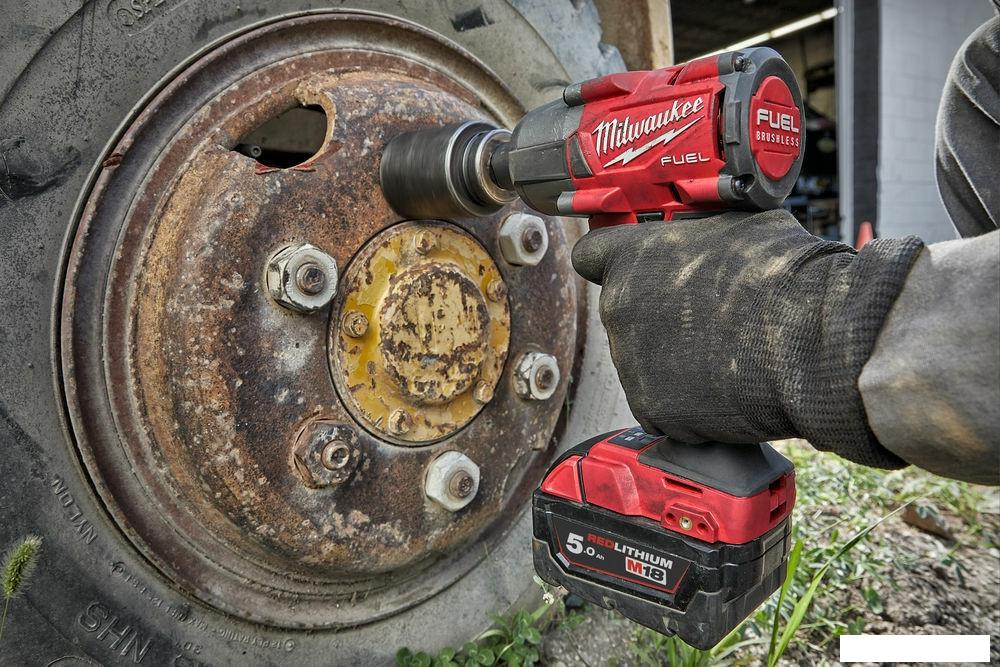Гайковерт Milwaukee M18 FUEL M18FMTIW2F12-0 4933498057 (без АКБ)