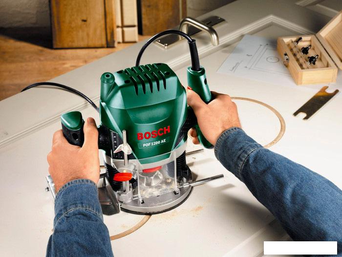Вертикальный фрезер Bosch POF 1200 AE (060326A100)