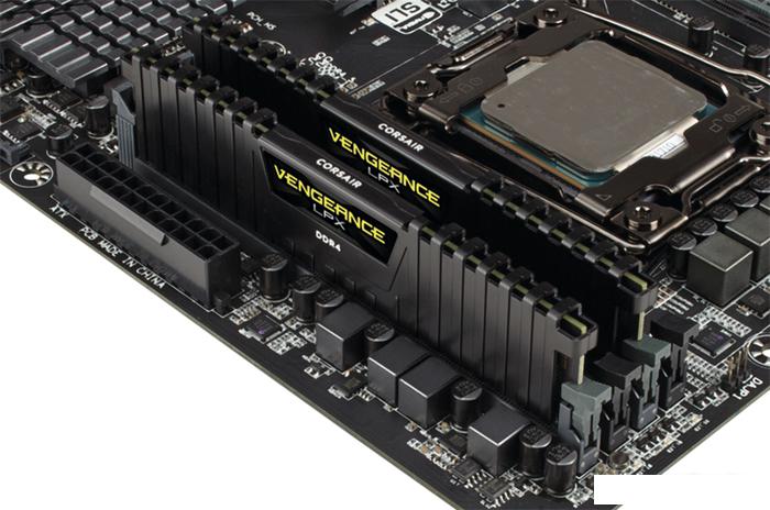 Оперативная память Corsair Vengeance LPX 2x16ГБ DDR4 3600 МГц CMK32GX4M2D3600C18