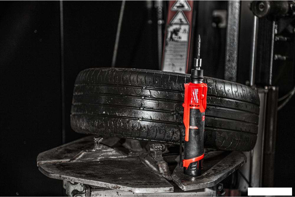 Прямошлифовальная машина Milwaukee M12 FTB-0 Fuel 4933472215 (без АКБ)