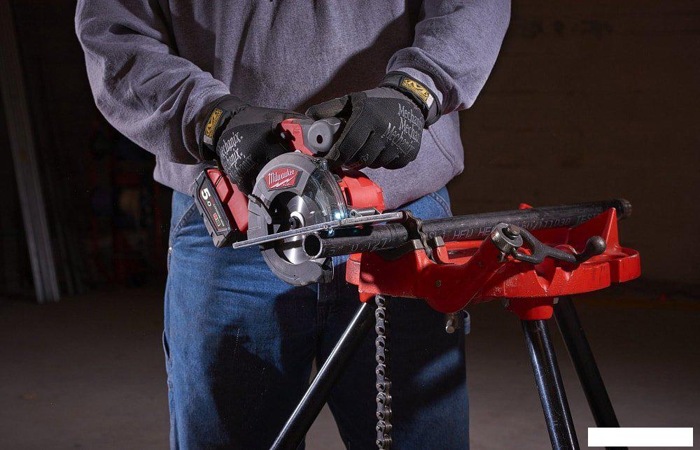 Дисковая (циркулярная) пила Milwaukee Fuel M18 FMCS-0X (без АКБ)