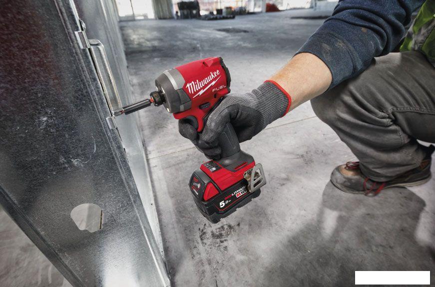 Винтоверт Milwaukee M18 FUEL M18FID3-0X 4933479864 (без АКБ, кейс)
