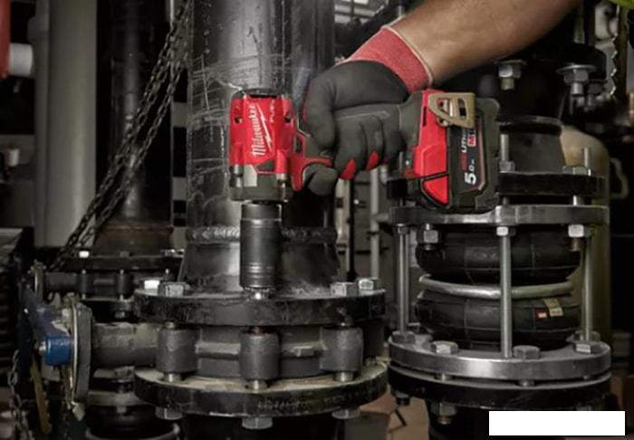 Гайковерт Milwaukee M18 FIW2P12-502X 4933478447 (с 2-мя АКБ, кейс)