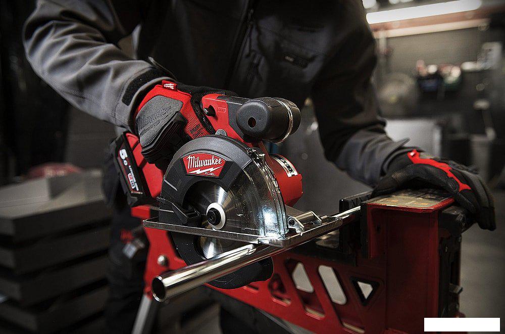 Дисковая (циркулярная) пила Milwaukee Fuel M18 FMCS-0X (без АКБ)