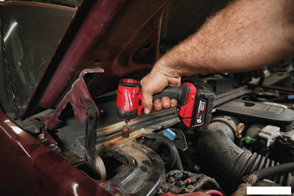 Винтоверт Milwaukee M18 FUEL M18FID3-0 4933498061 (без АКБ)