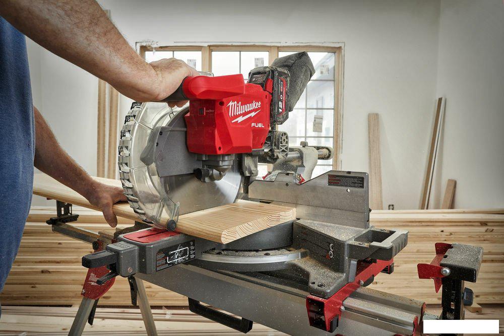 Торцовочная пила Milwaukee M18 FUEL M18FMS305-0 4933471205 (без АКБ)