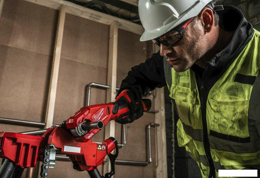 Труборез Milwaukee M12 PCSS-202C 4933479242 (с 2-мя АКБ, кейс)