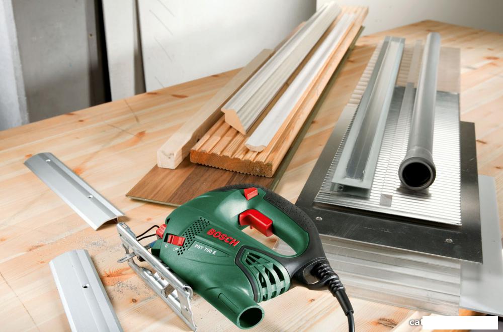 Электролобзик Bosch PST 700 E (06033A0020)