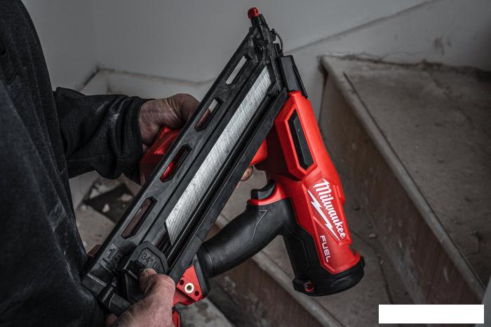 Гвоздезабиватель Milwaukee M18 FN15GA-0X Fuel 4933478091 (без АКБ, кейс)