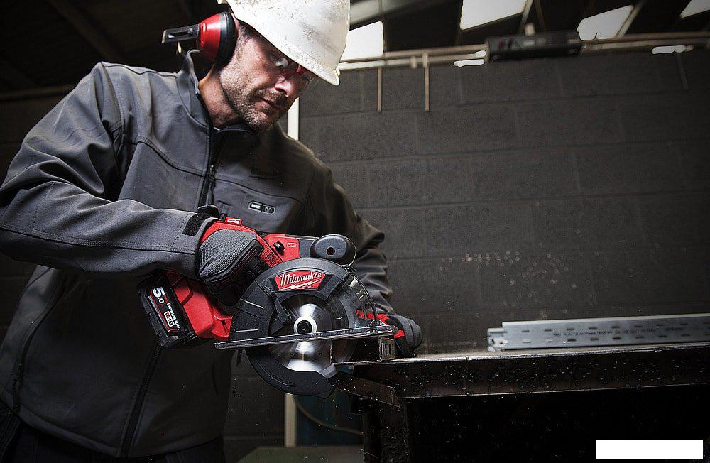 Дисковая (циркулярная) пила Milwaukee Fuel M18 FMCS-0X (без АКБ)