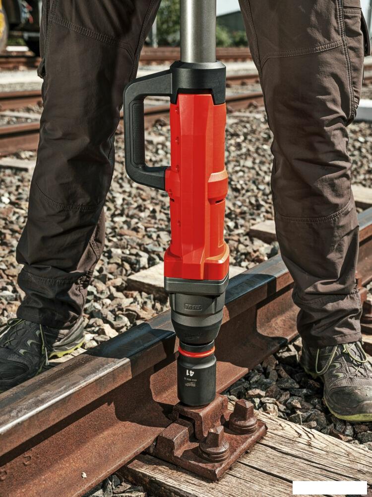 Гайковерт Milwaukee M18 FUEL M18FHIWF1R-0C 4933493140 (без АКБ, кейс)