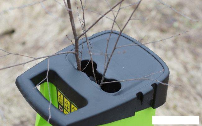 Садовый измельчитель Greenworks 2208007