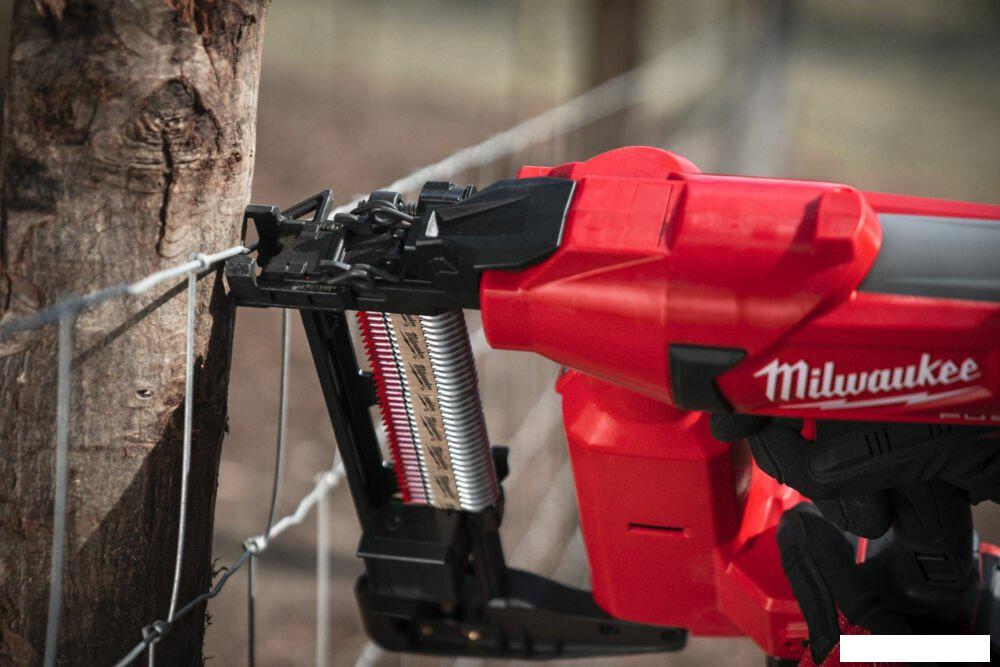 Milwaukee M18 FUEL M18FFUS-0C 4933479834 (без АКБ, кейс)