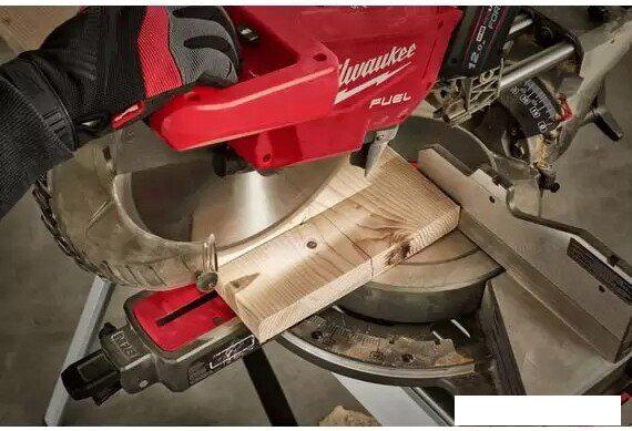 Торцовочная пила Milwaukee M18 FMS305-121-II 4933499181 (с 1-им АКБ)