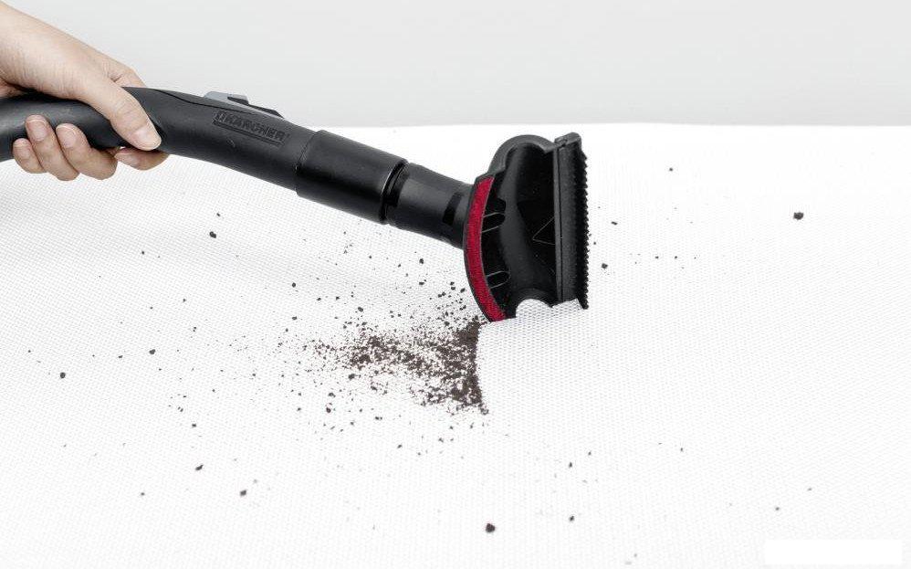 Пылесос Karcher VC 3 Floor 1.198-059.0