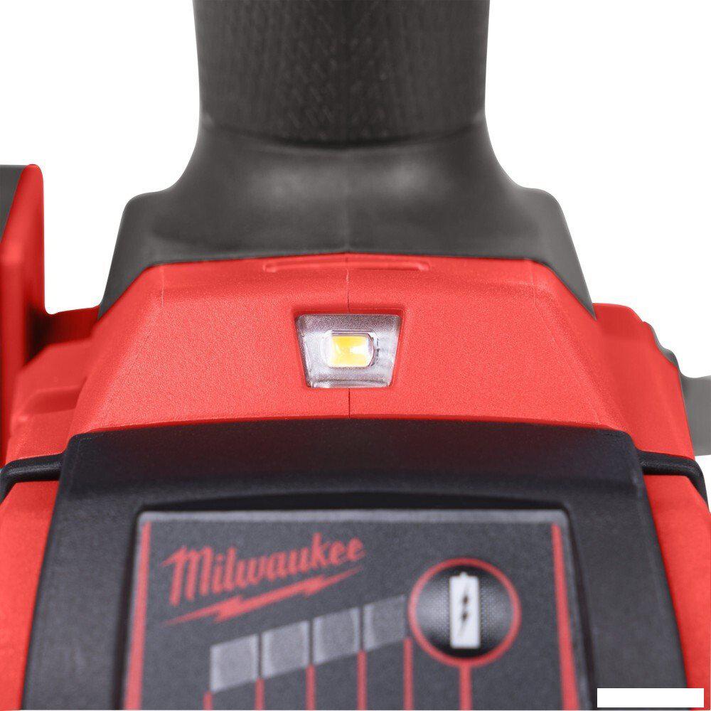 Дрель-шуруповерт Milwaukee M18 FDD3-402C 4933492472 (с 2-мя АКБ, кейс)