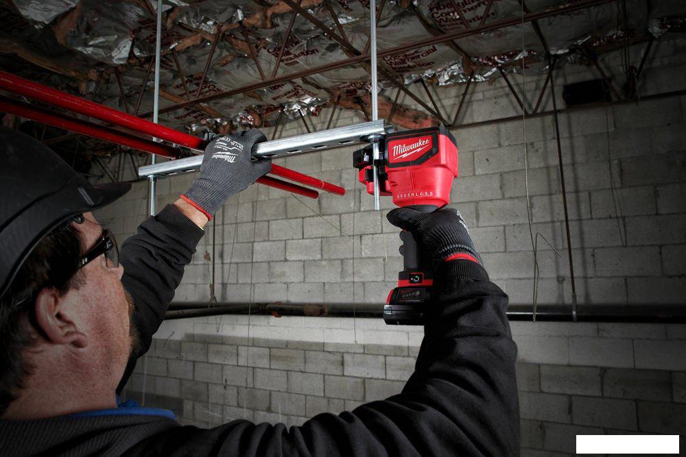 Инструмент для нарезания/восстановления резьбы Milwaukee M18 M18BLTRC-522X 4933471151 (с 2-мя АКБ 2 Ач + 5 Ач, кейс)