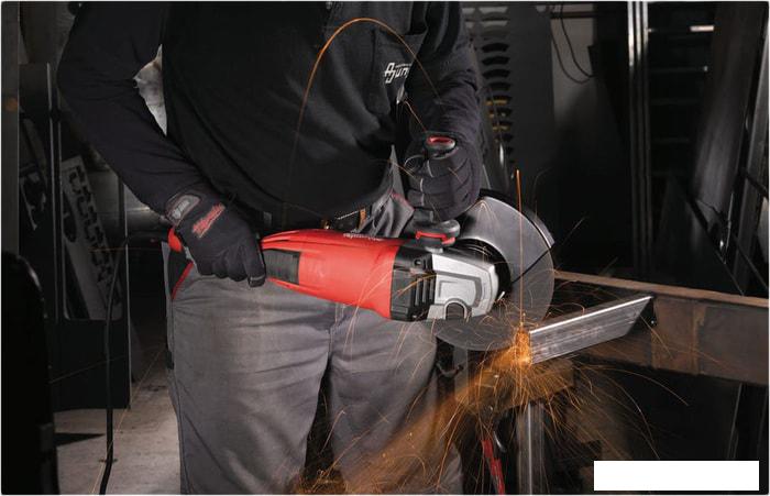 Угловая шлифмашина Milwaukee AGVK24-230EK 4933451413