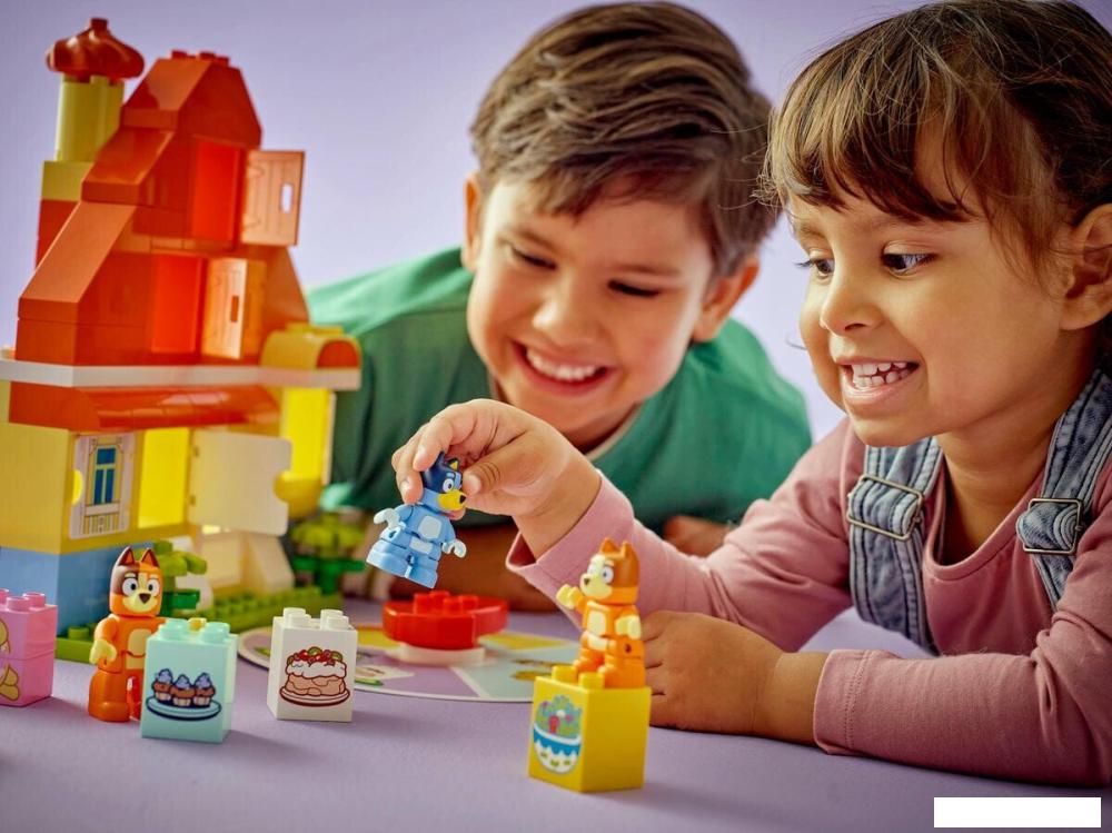 Конструктор LEGO DUPLO 10459 Bluey Семейный дом Блуи с игрой на память