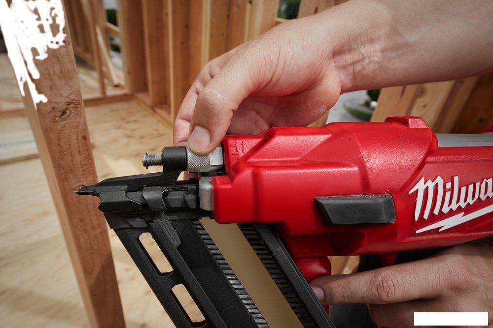 Milwaukee M18 FFN-502C 4933471404 (с 2-мя АКБ)