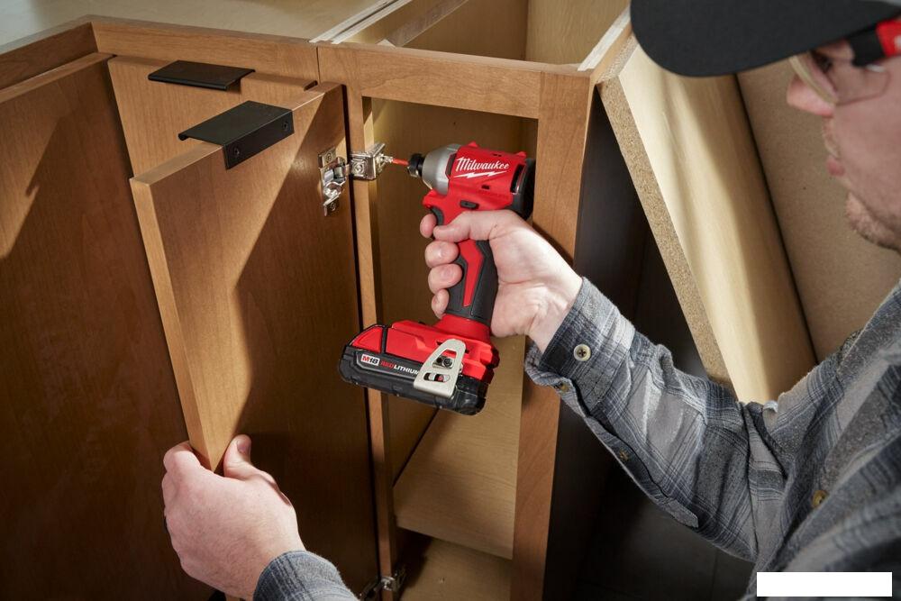 Винтоверт Milwaukee M18 M18BLIDR-0X 4933492842 (без АКБ, кейс)
