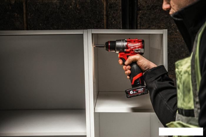 Ударная дрель-шуруповерт Milwaukee M12 FUEL M12FPD2-402X 4933479869 (с 2-мя АКБ 4 Ач, кейс)