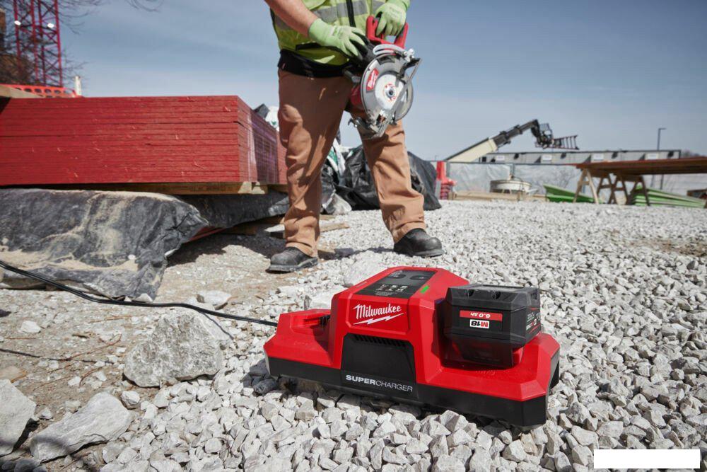 Зарядное устройство Milwaukee M18 M18DBSC 4932492531 (18В)