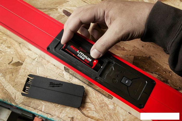 Аккумулятор Milwaukee L4 USB L4B3 4933478311 (4В/3 Ач)