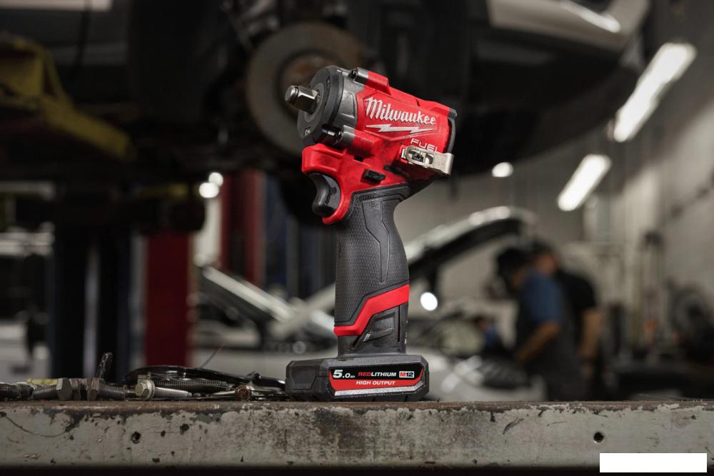 Гайковерт Milwaukee M12 FCIWF12G3-502X 4933493455 (с 2-мя АКБ, кейс)