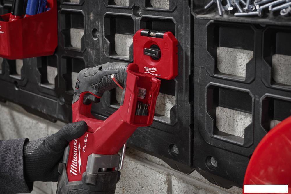 Крюк  Milwaukee 4932493383
