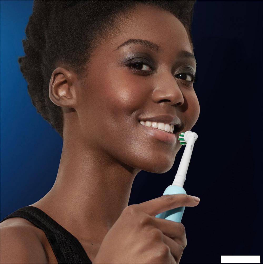 Комплект зубных щеток Oral-B Pro Series 1 D305.523.3H (2 шт, черный/бирюзовый)