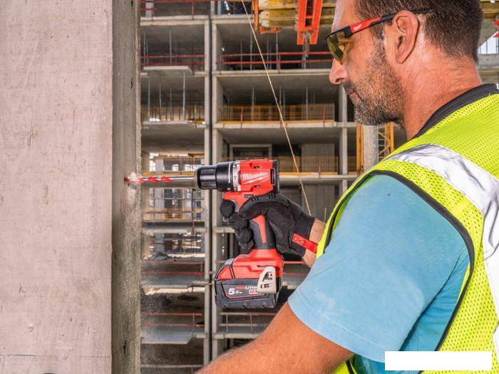 Ударная дрель-шуруповерт Milwaukee M18 M18BLPDRC-422C 4933492825 (с 2-мя АКБ 2 Ач + 4 Ач, кейс)