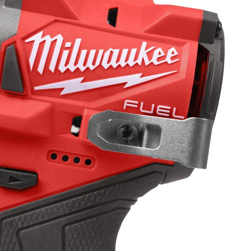 Винтоверт Milwaukee M12 FID2MC-202X Fuel 4933499462 (с 2-мя АКБ, кейс)