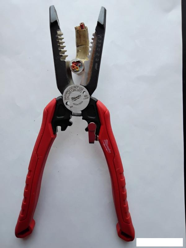 Плоскогубцы Milwaukee Milwaukee 4932478554