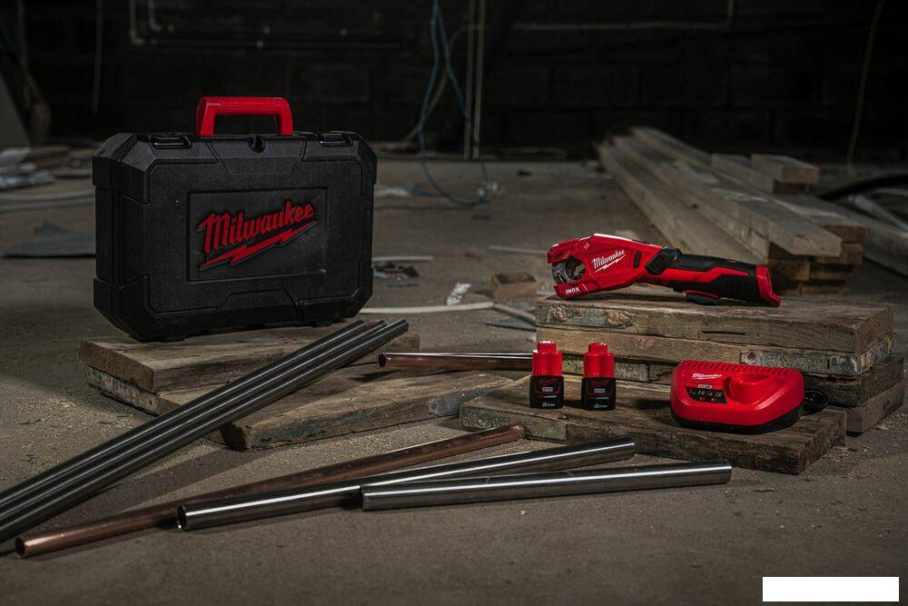 Труборез Milwaukee M12 PCSS-202C 4933479242 (с 2-мя АКБ, кейс)
