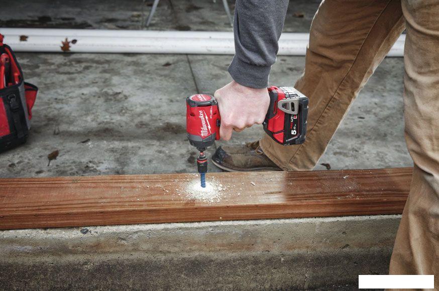 Винтоверт Milwaukee M18 FUEL M18FID3-502X 4933479865 (с 2-мя АКБ, кейс)