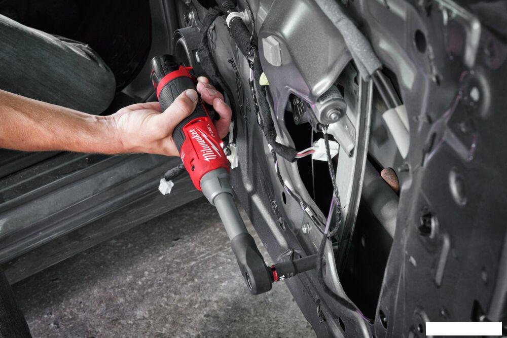 Трещотка Milwaukee M12 FUEL M12FHIR38LR-0 4933480791 (без АКБ)